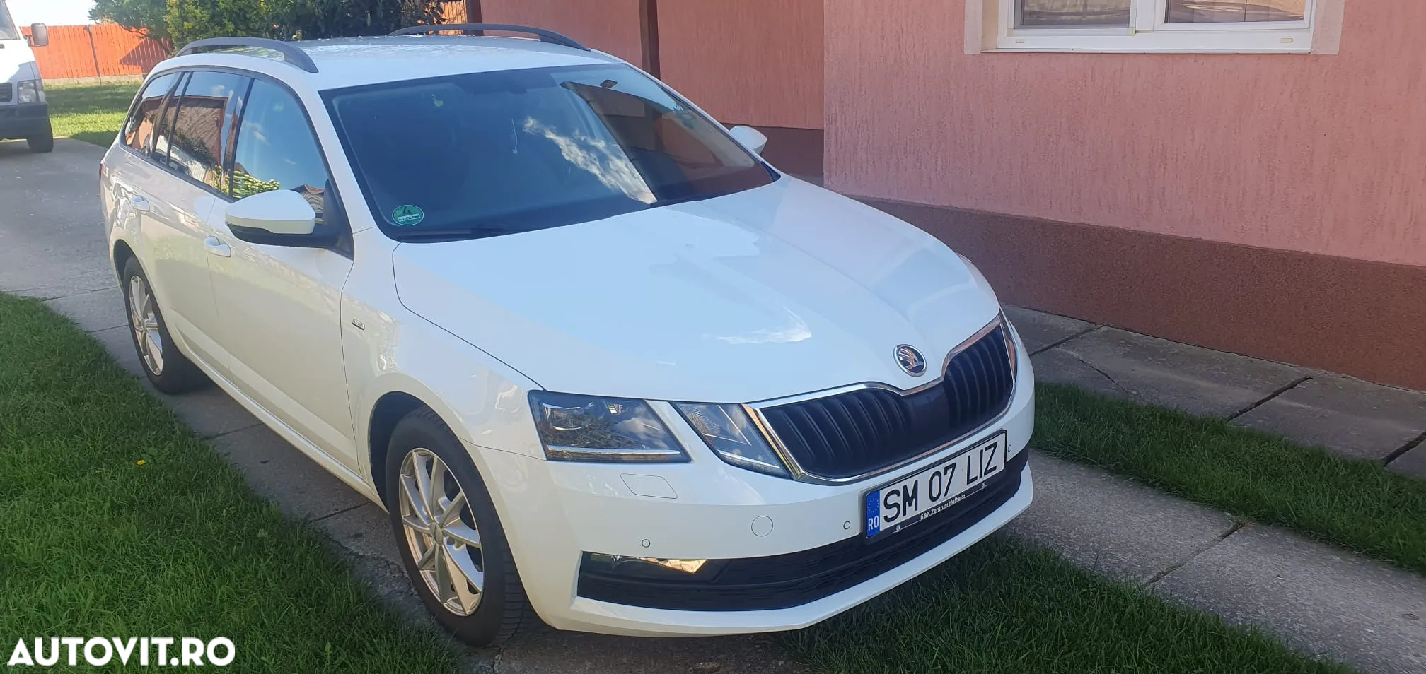 Skoda Octavia Combi Diesel 2.0 TDI Style - 2