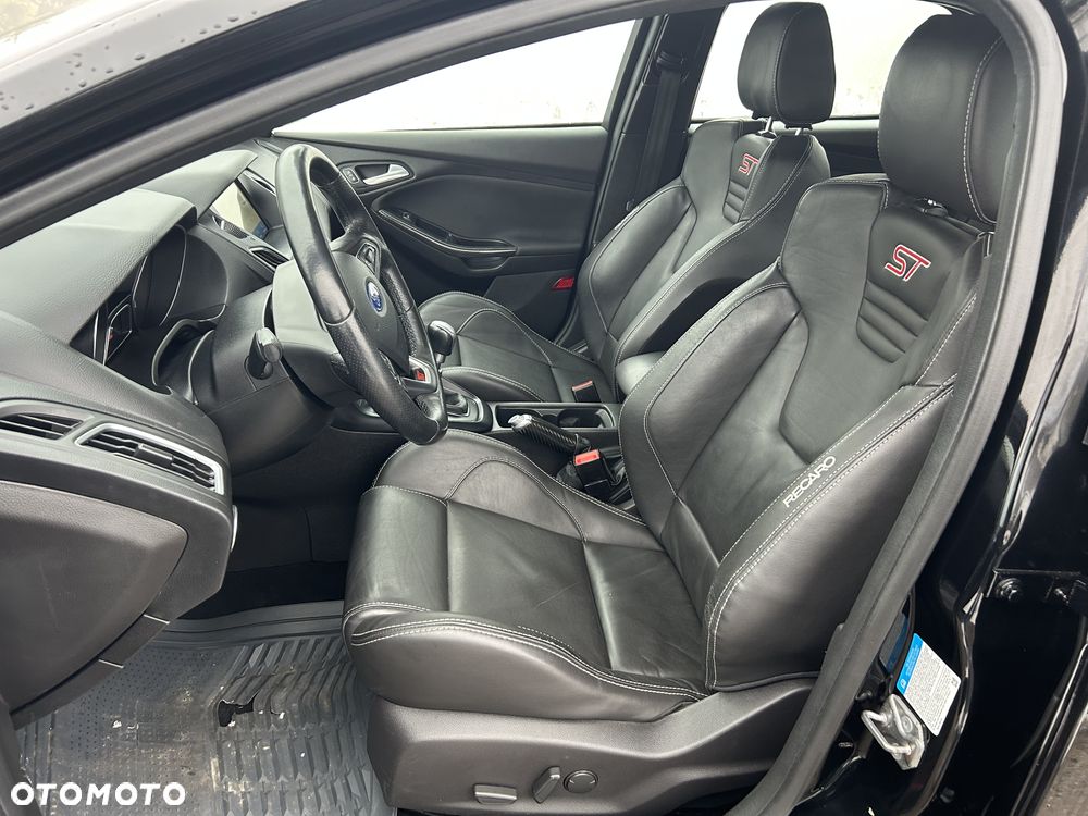 Ford Focus 2.0 EcoBoost ST - 7