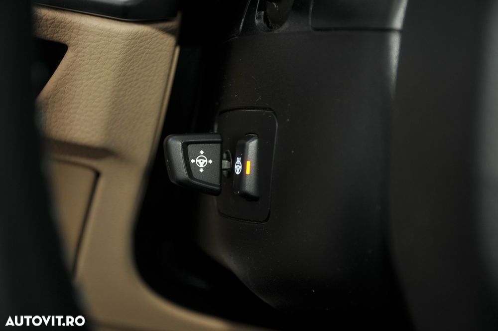 BMW Seria 5 530d xDrive Touring - 8