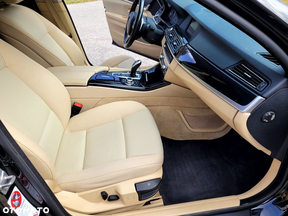 BMW Seria 5 520d - 28