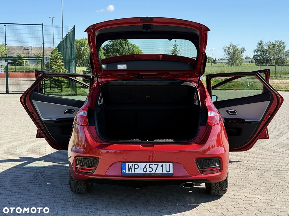 Kia Ceed 1.4 L - 19