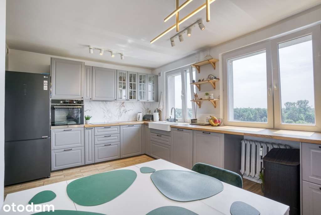 Przestronny 3 pokojowy apartament z balkonem !