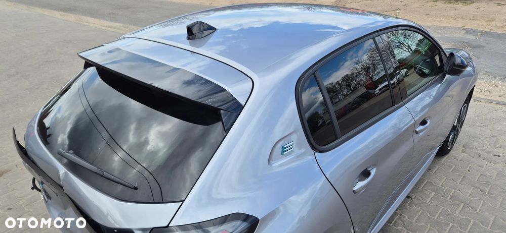 Peugeot 208 50kWh Business - 11
