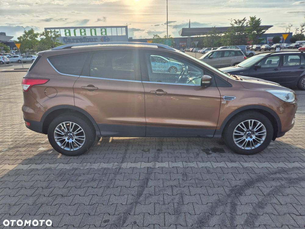 Ford Kuga 1.6 EcoBoost 2x4 Titanium - 3