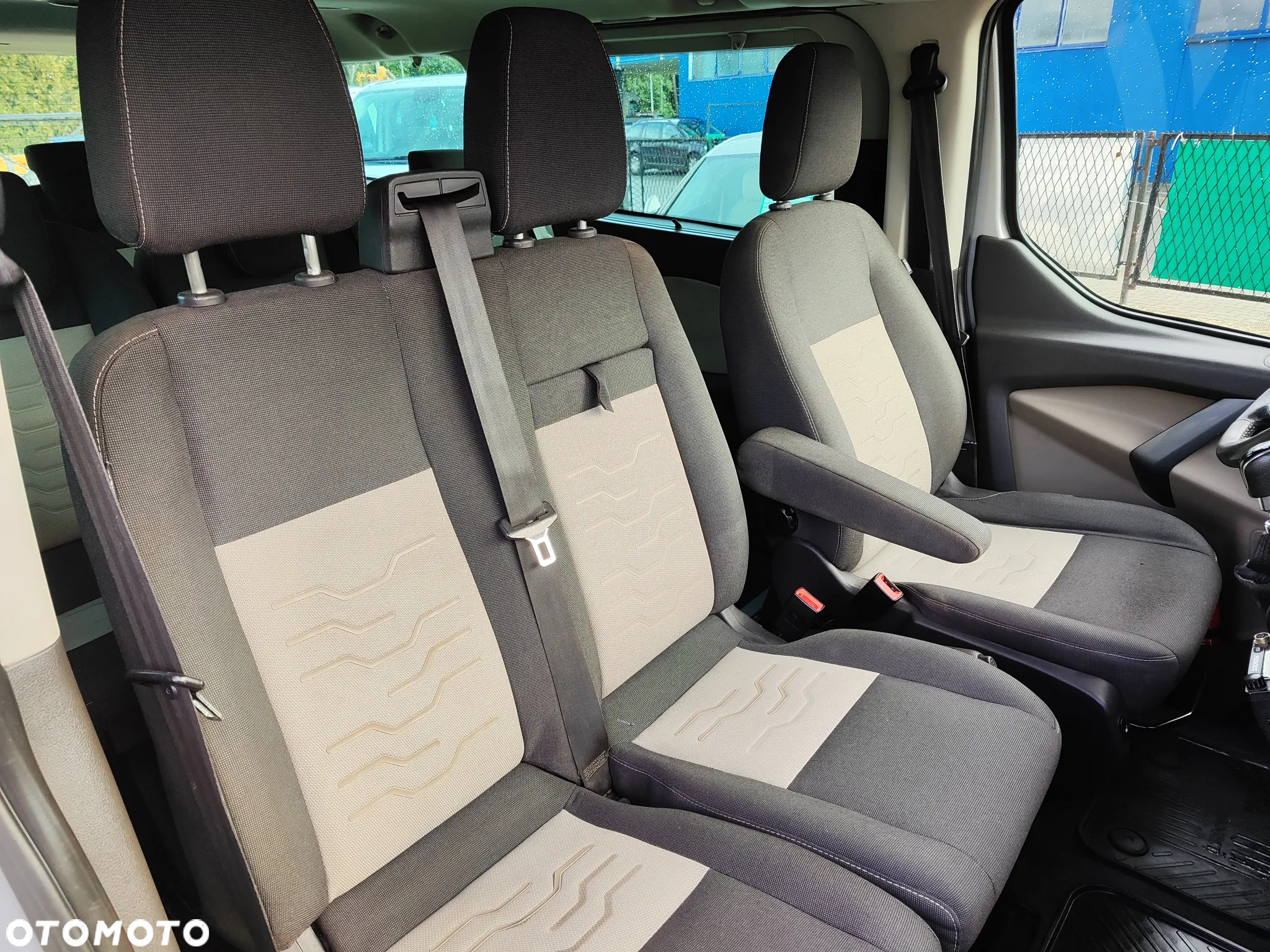 Ford Tourneo Custom - 11