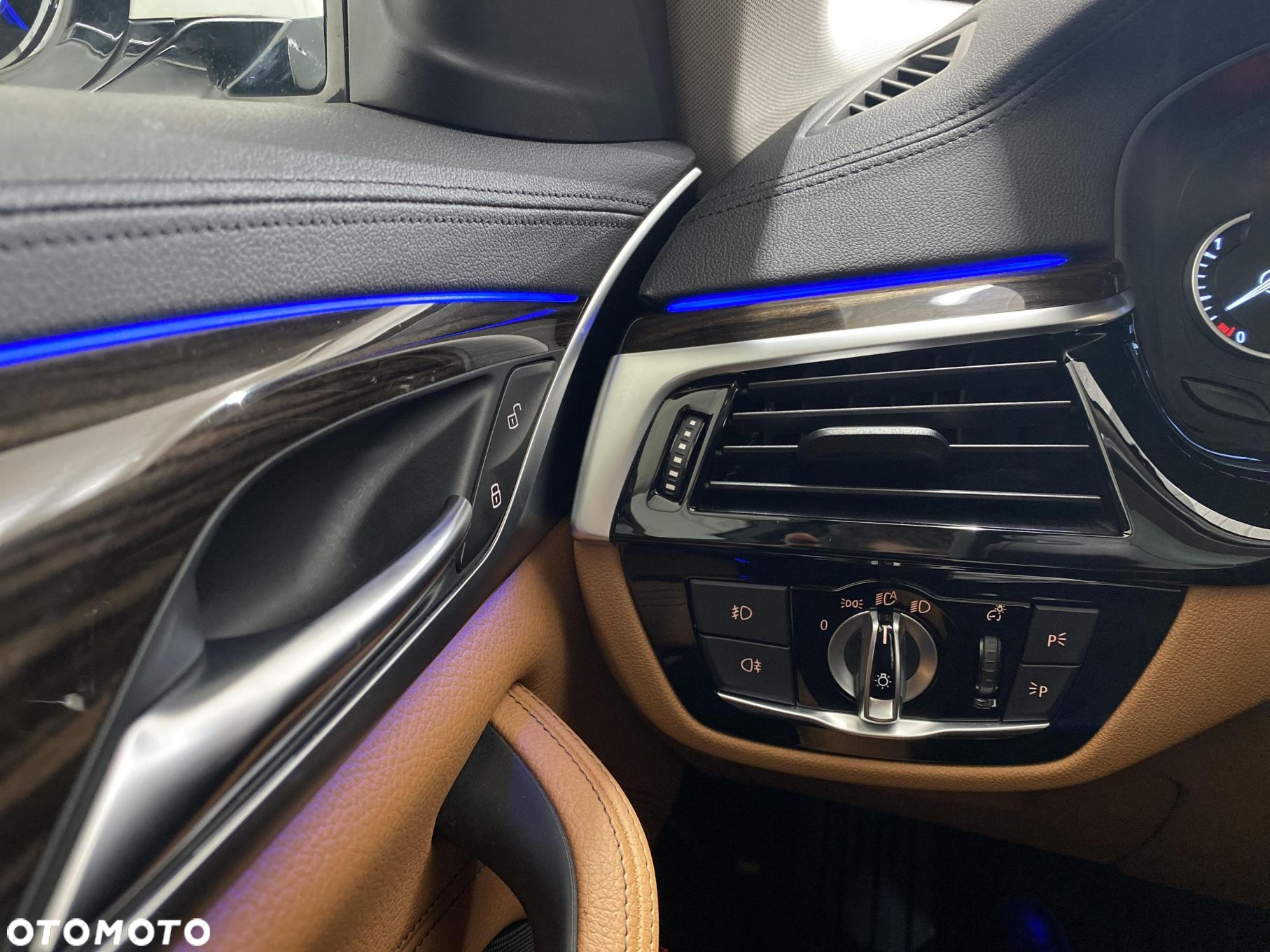 BMW Seria 5 530i Luxury Line - 16