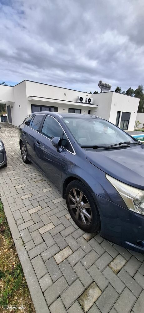 Toyota Avensis SW 2.0 D-4D Exclusive - 2