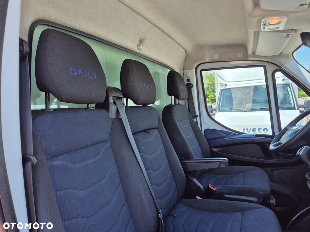 Iveco Daily 35C16 Hi-Matic, kontener 8PAL, winda 750KG, 133 600KM, klimatyzacja, webasto, drzwi boczne - 17