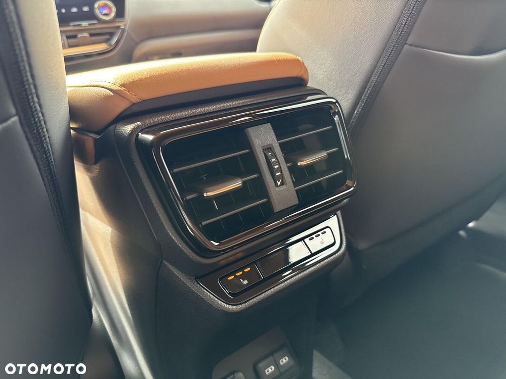 Lexus NX 350h Omotenashi AWD - 25