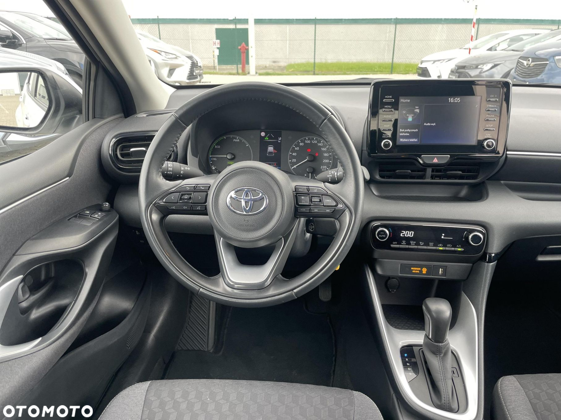 Toyota Yaris - 12