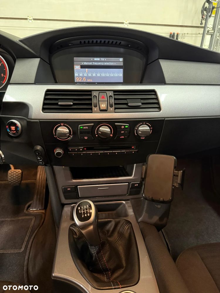 BMW Seria 5 520d - 14
