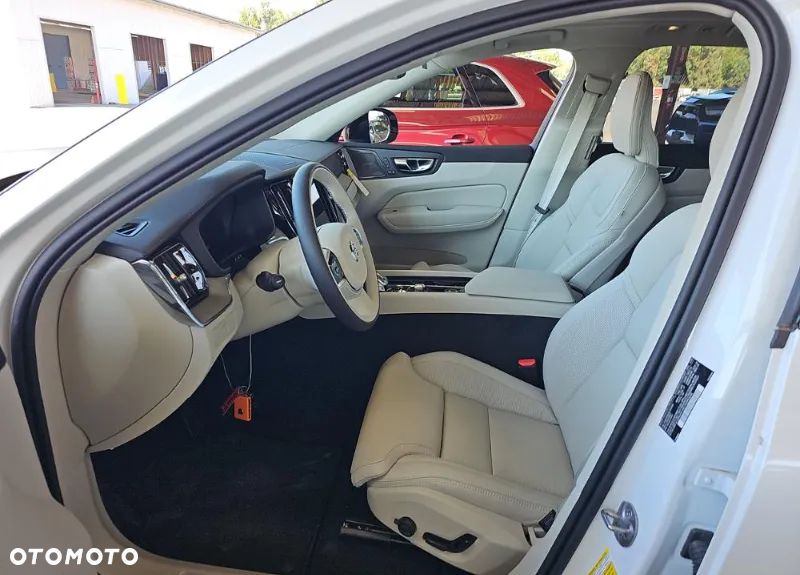 Volvo XC 60 B5 B AWD Ultra Dark - 7