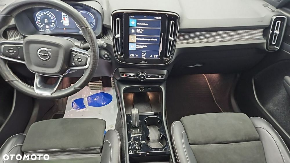 Volvo XC 40 T5 Plug-In Hybrid R-Design - 12