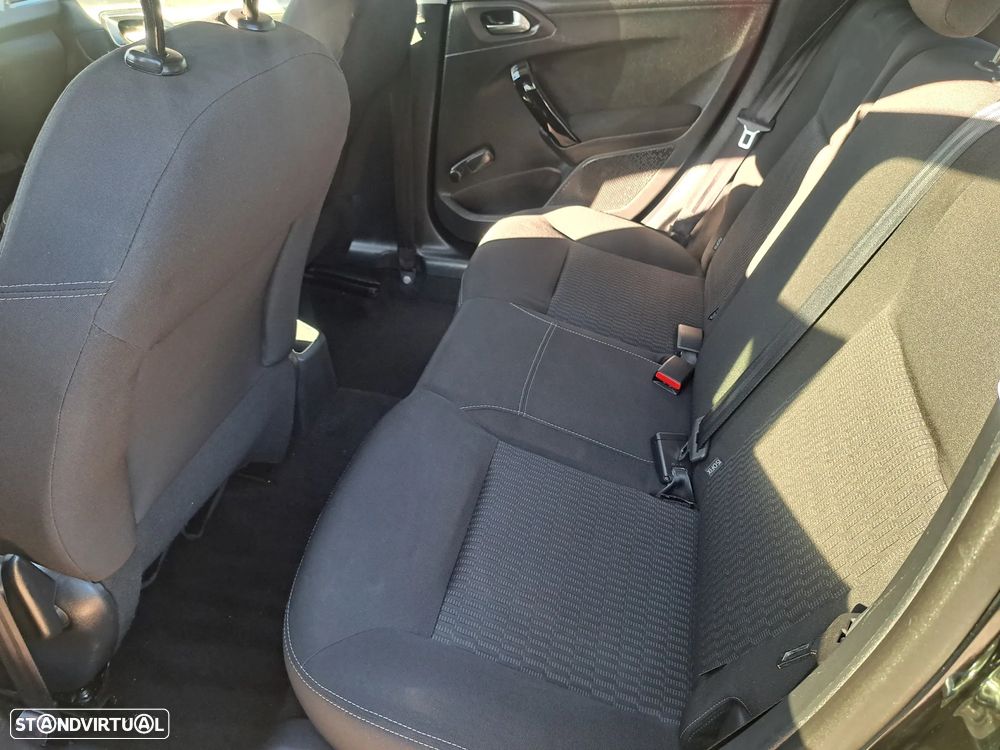Peugeot 208 1.4 HDi SE Style - 7