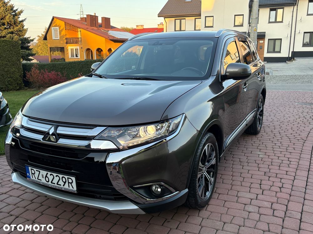 Mitsubishi Outlander 2.0 Instyle + 4WD CVT - 5