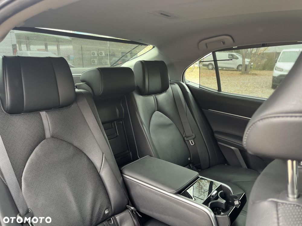 Toyota Camry 2.5 Hybrid Executive CVT - 25