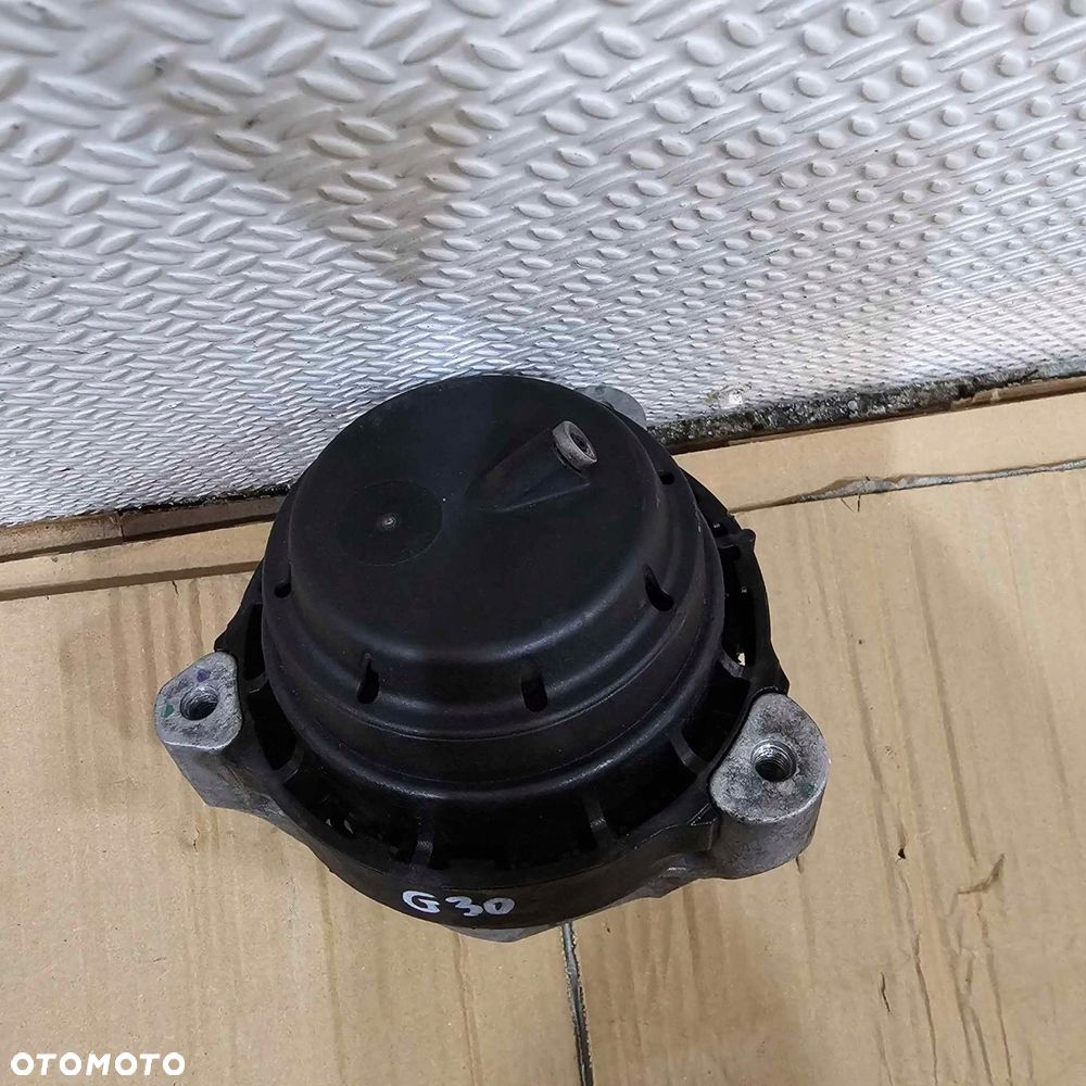 bmw g30 g31 2.0d łapa poduszka silnika prawa - 2
