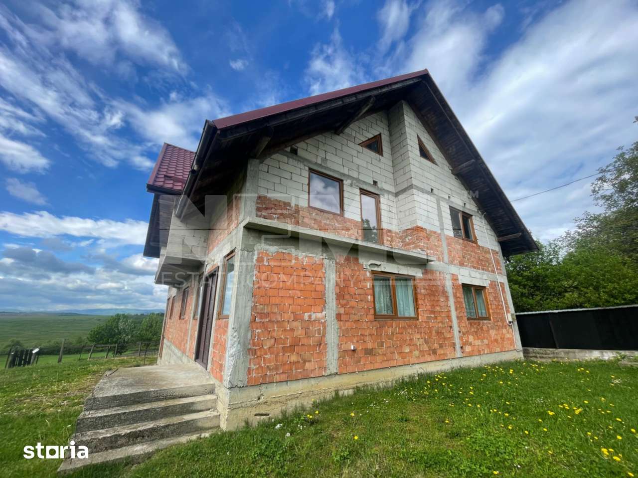 Casă la Rosu | Teren imprejmuit | Priveliste panoramica| Burla - Imagine principală: 2/20