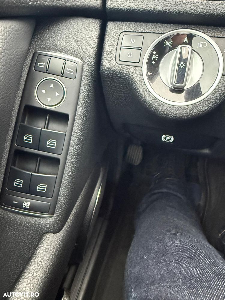 Mercedes-Benz C 180 CDI DPF (BlueEFFICIENCY) 7G-TRONIC Avantgarde - 15