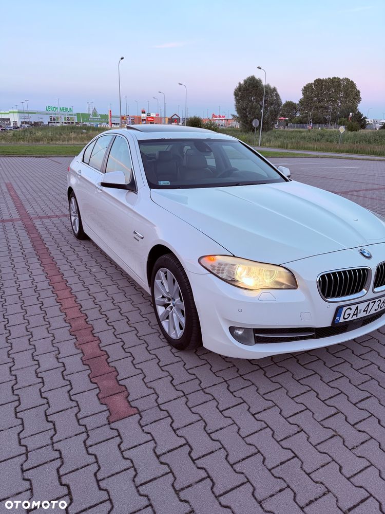 BMW Seria 5 530d xDrive Luxury Line - 3
