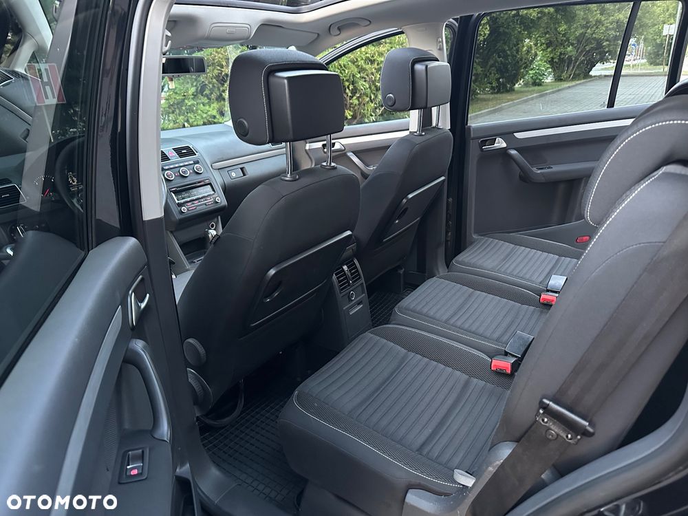 Volkswagen Touran 2.0 TDI DPF DSG Cup - 11