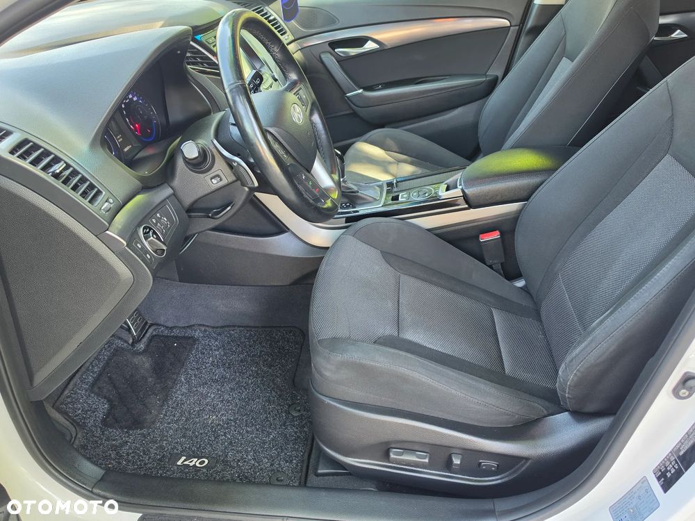 Hyundai i40 Kombi 1.7 CRDi DCT Premium - 9