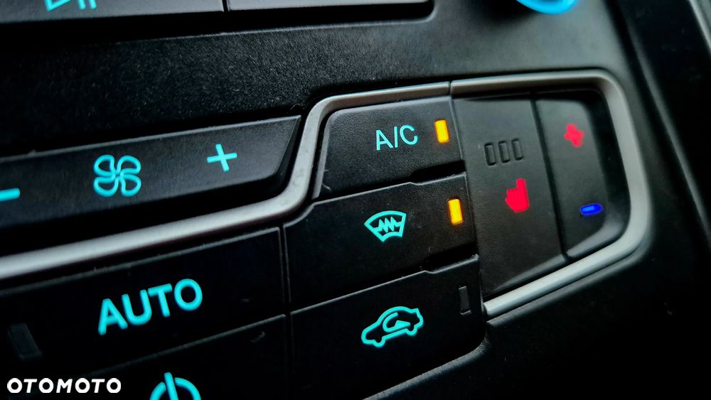 Ford Mondeo 2.0 EcoBlue Titanium - 38