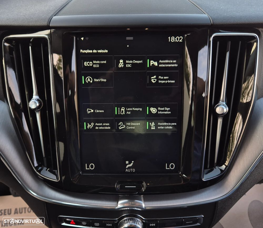 Volvo XC 60 2.0 D4 Momentum Geartronic - 14