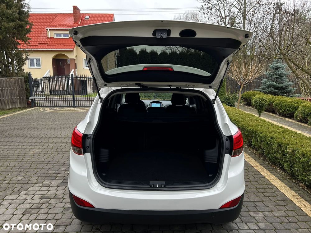 Hyundai ix35 1.6 2WD Fifa World Cup Edition - 12