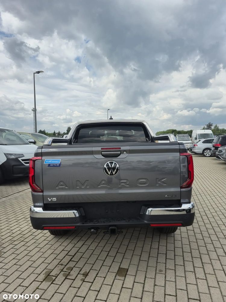 Volkswagen Amarok - 8