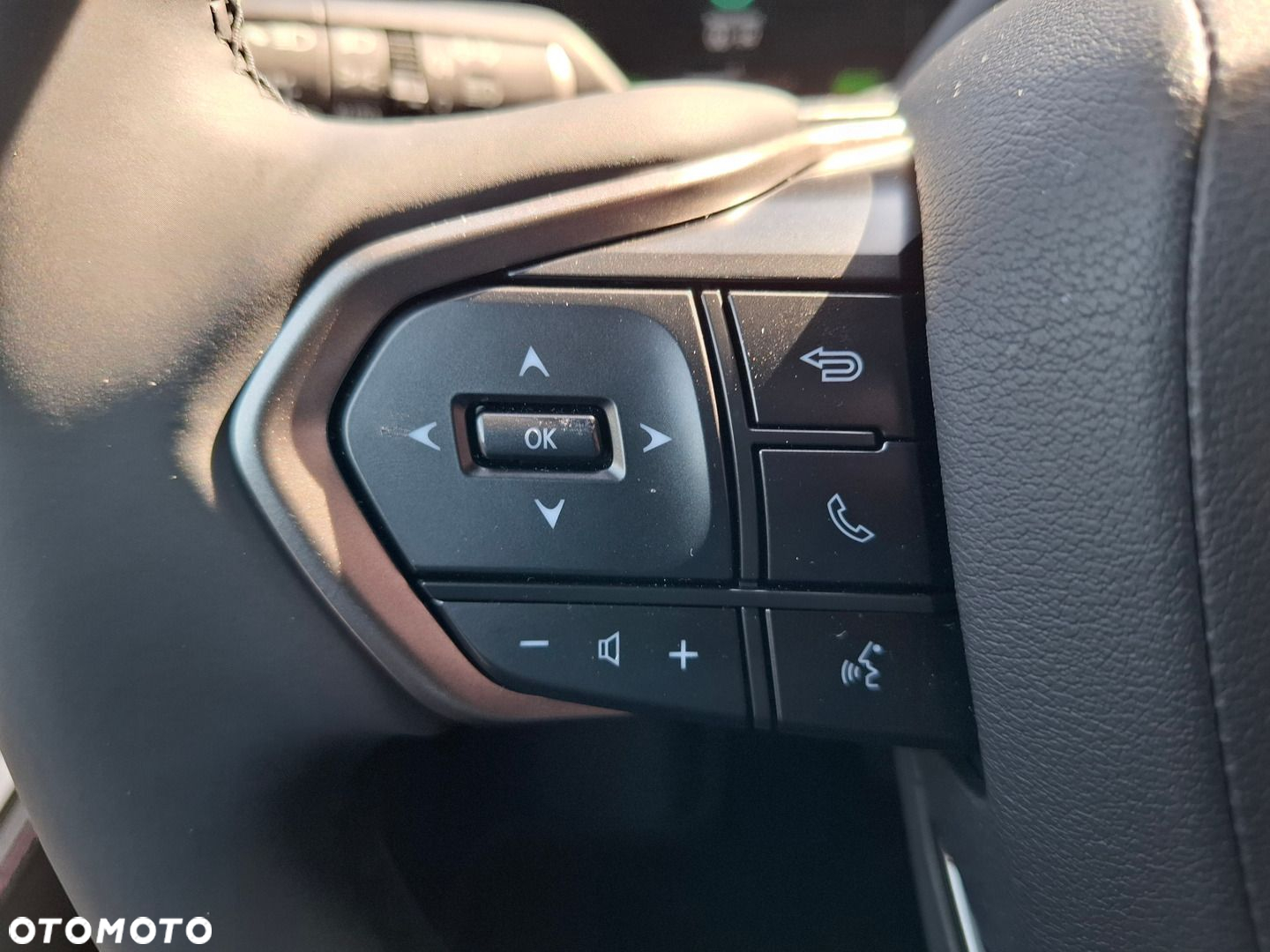 Lexus LBX 1.5 Hybrid Emotion - 34