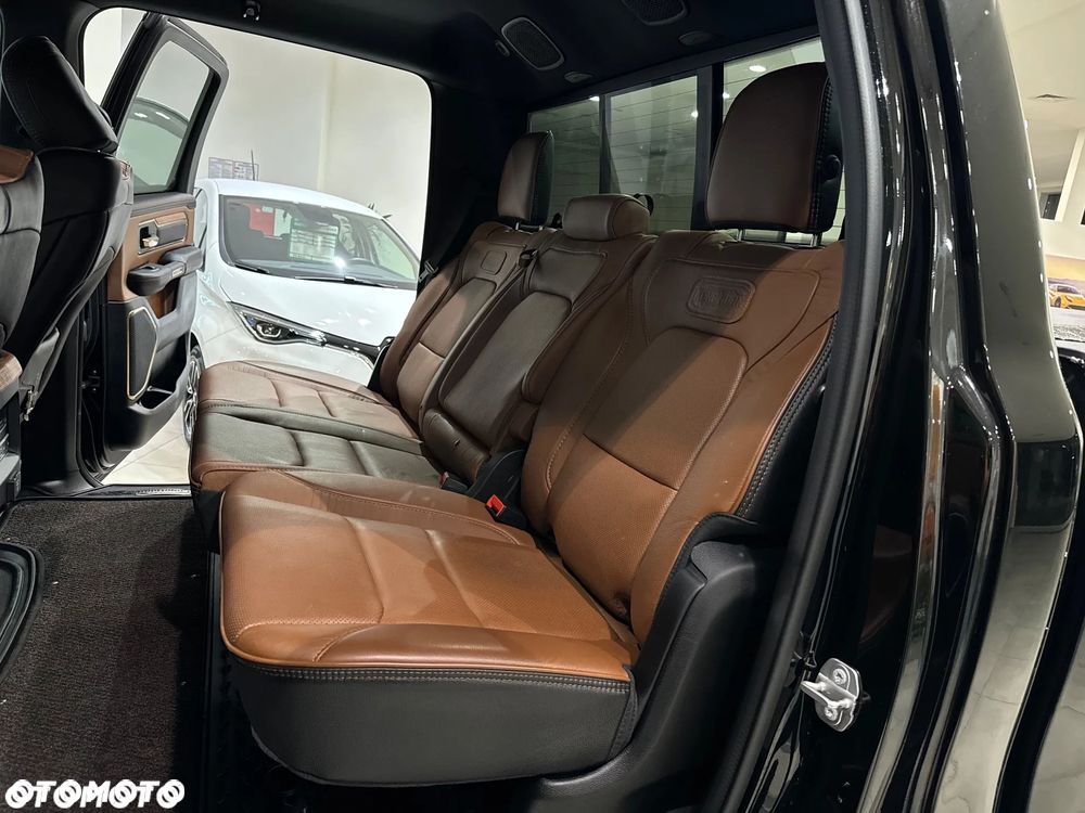 RAM 1500 Crew Cab Longhorn - 30