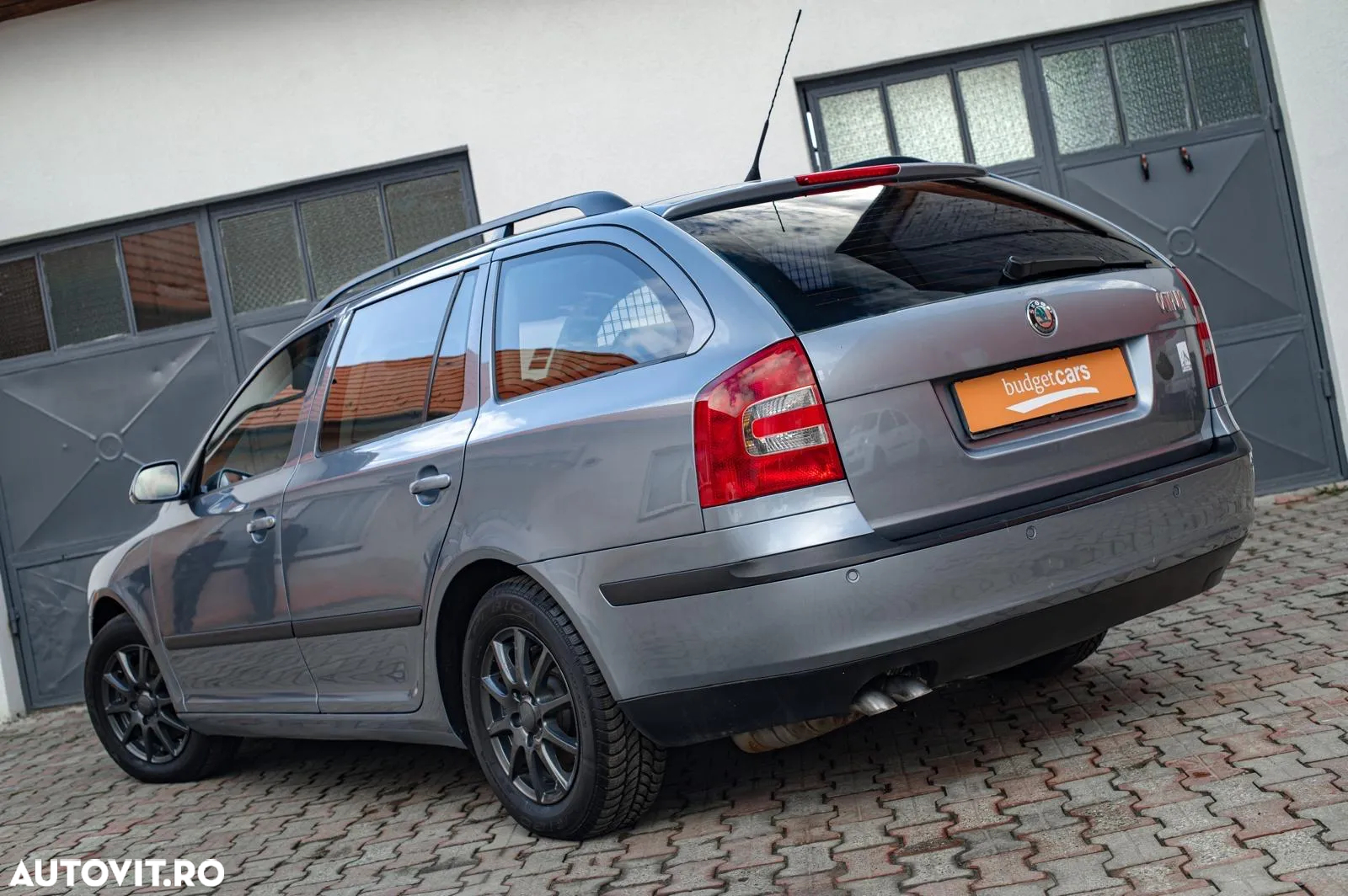 Skoda Octavia Combi 2.0 TDI Ambiente Aut - 5