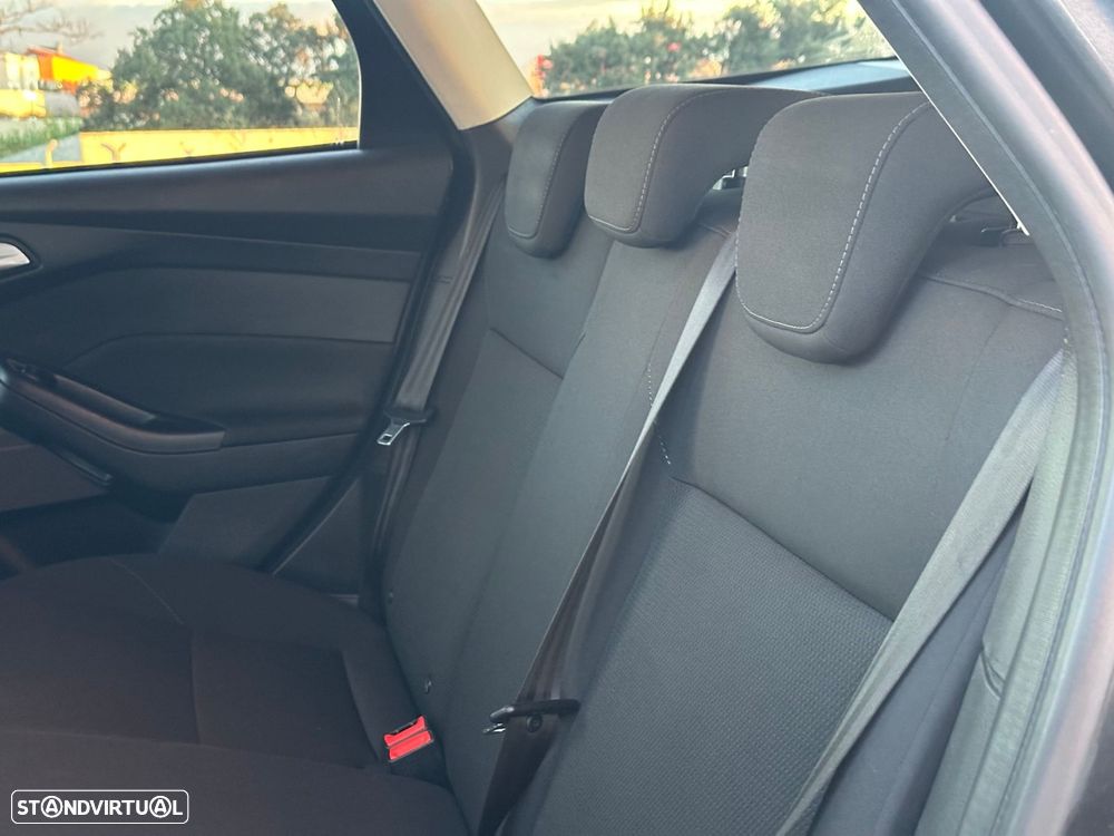 Ford Focus SW 1.5 TDCi Titanium DPS - 13