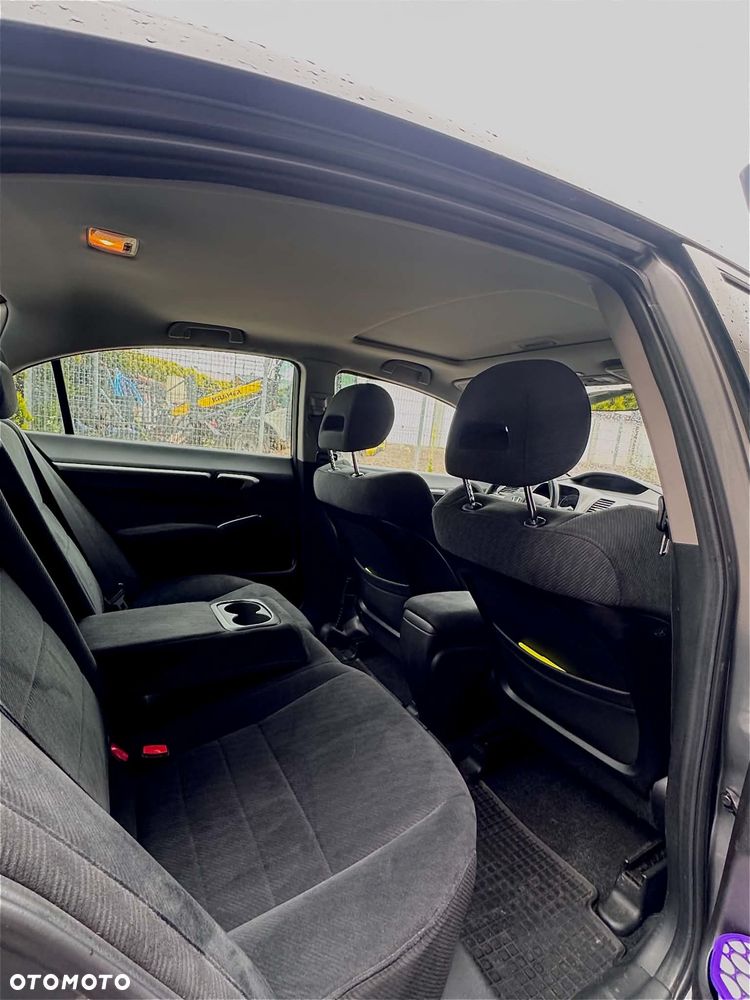 Honda Civic 1.8 Executive - 17