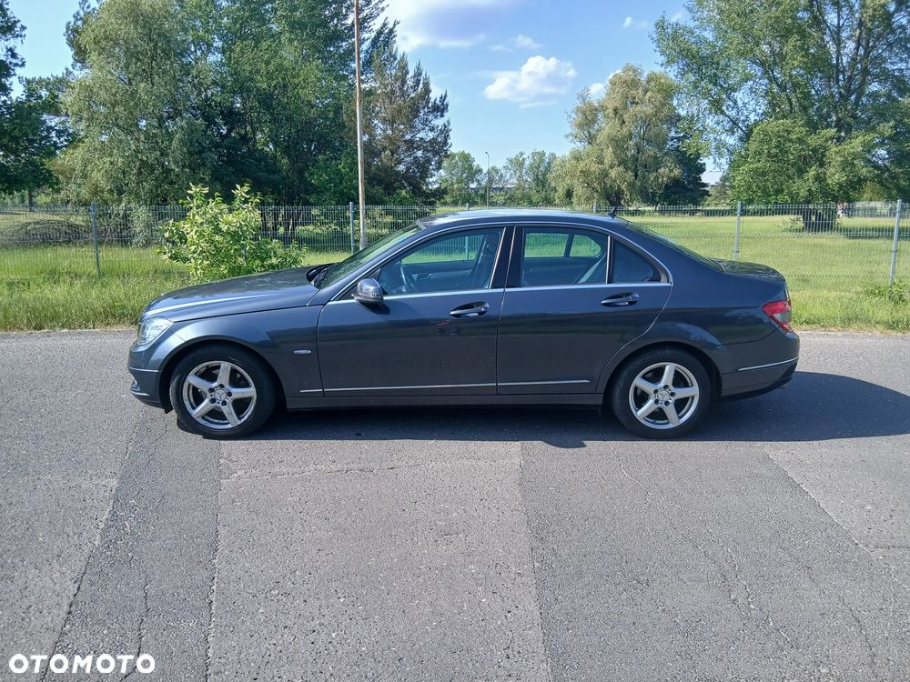 Mercedes-Benz Klasa C 180 CGI Automatik BlueEFFICIENCY Avantgarde - 2
