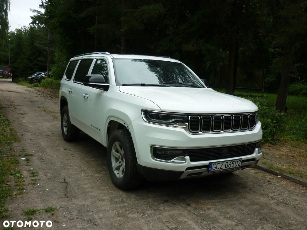 Jeep Wagoneer - 3