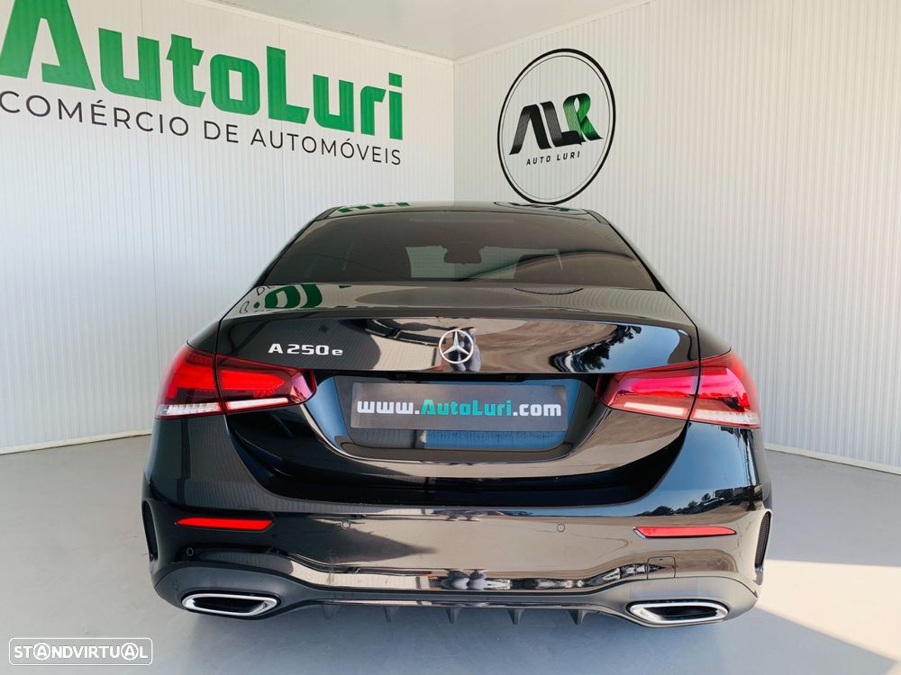 Mercedes-Benz A 250 Limousine e AMG Line - 3