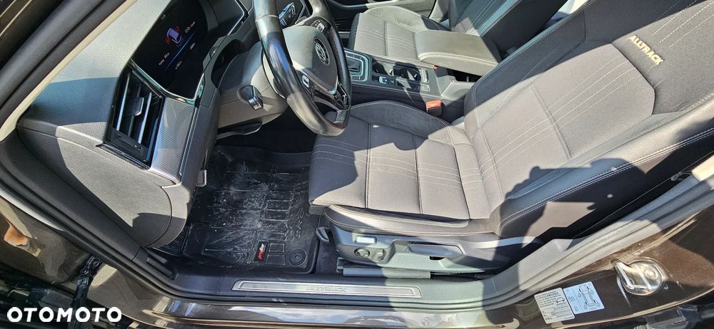 Volkswagen Passat - 9