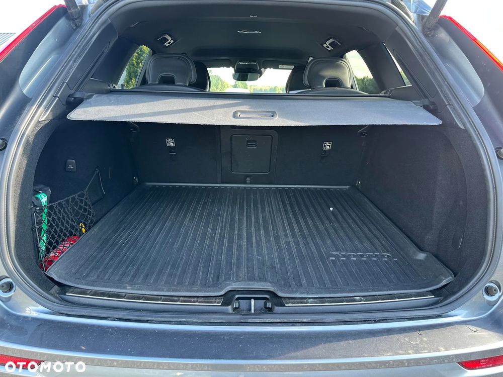 Volvo XC 60 D4 R-Design - 9