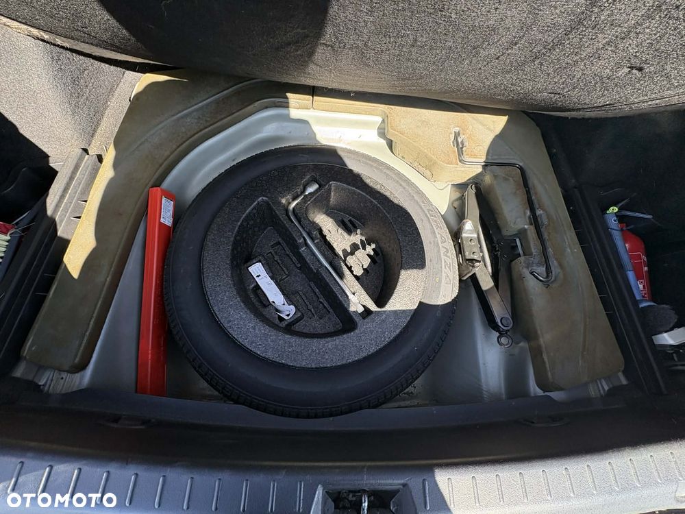 Toyota Avensis 2.0 VVT-i Executive - 7