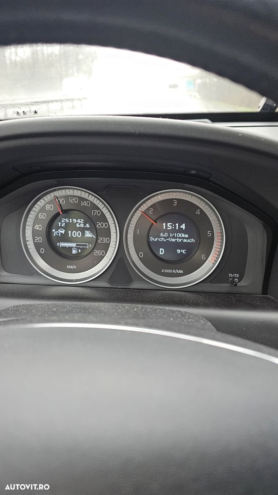 Volvo XC 60 D5 AWD Geartronic Momentum - 31