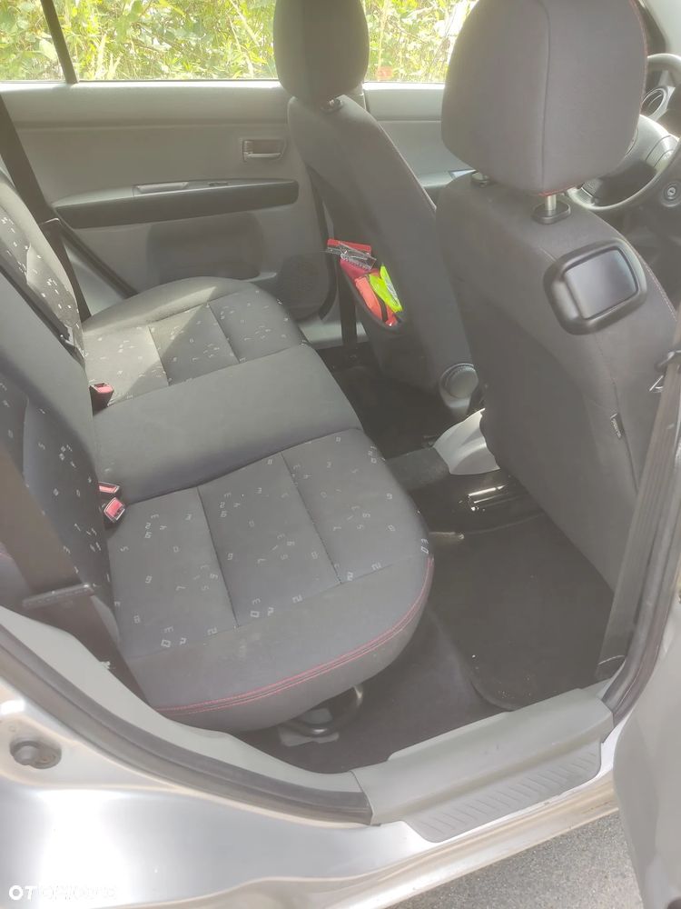 Mazda 2 - 16