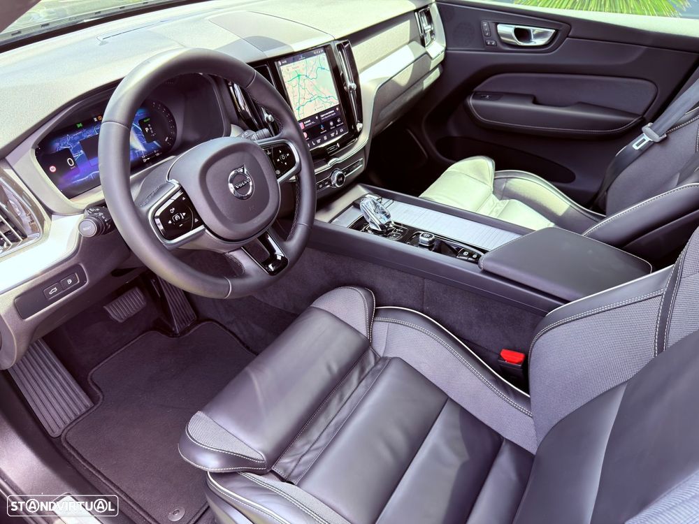 Volvo XC 60 2.0 T6 PHEV Black Edition AWD - 16