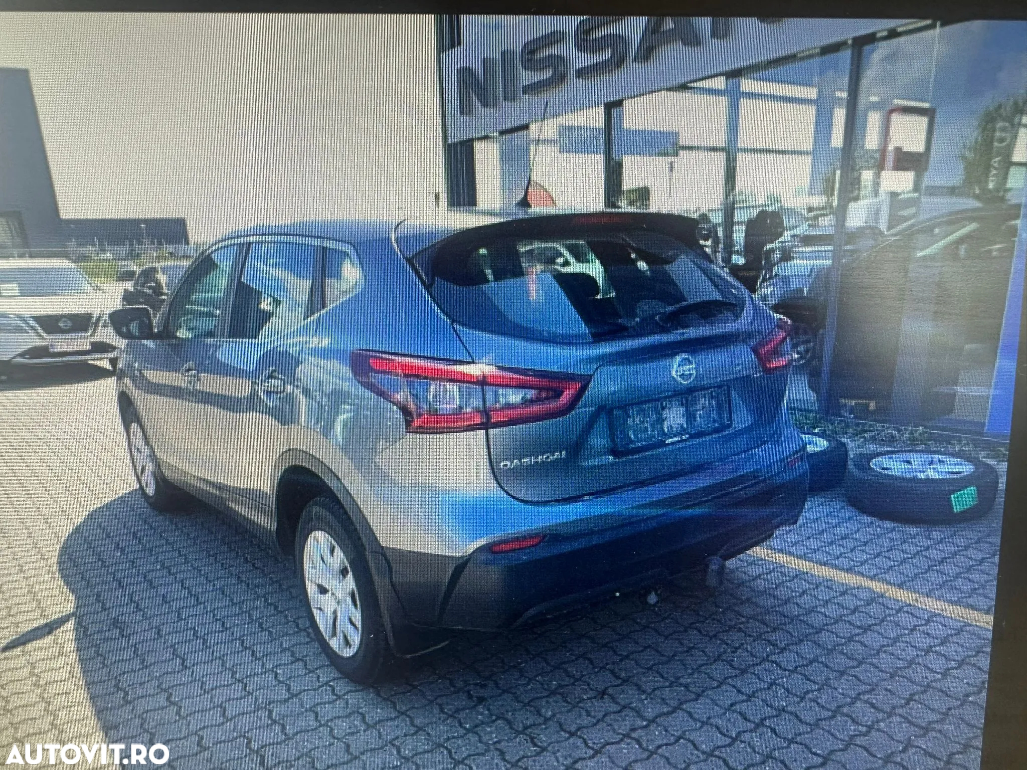 Nissan Qashqai 1.6 DCI Xtronic TEKNA - 3