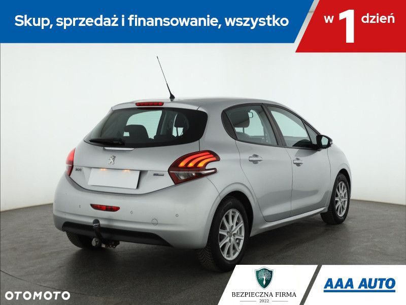 Peugeot 208 - 7