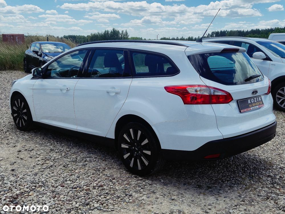 Ford Focus 1.6 TDCi DPF SYNC Edition - 16