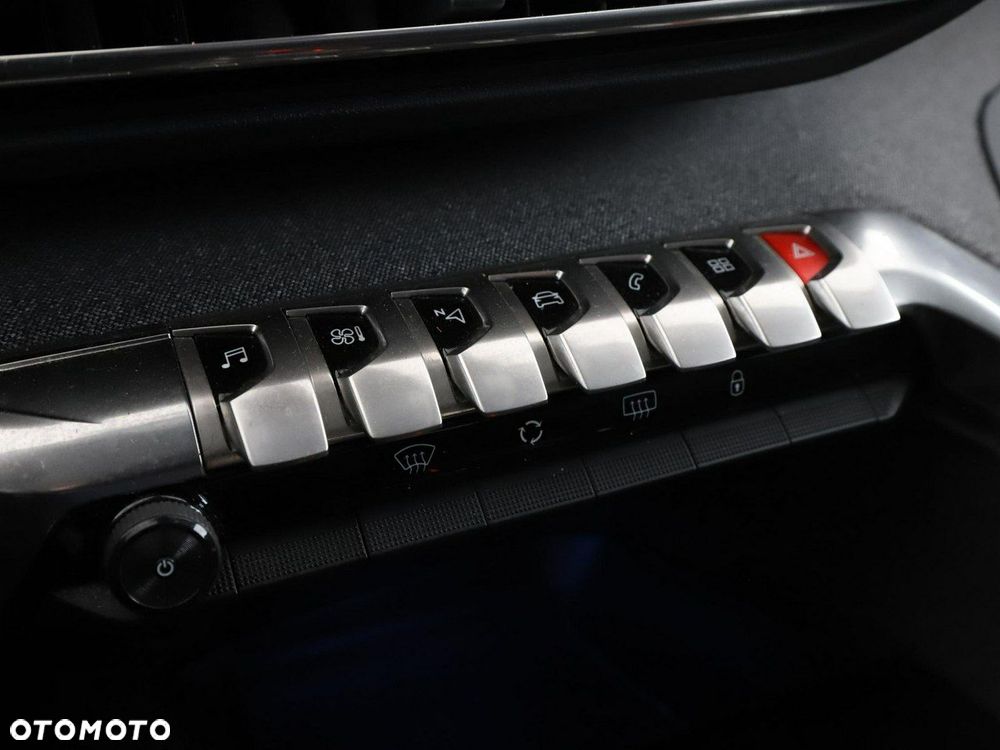 Peugeot 3008 1.2 PureTech Allure S&S EAT6 - 29