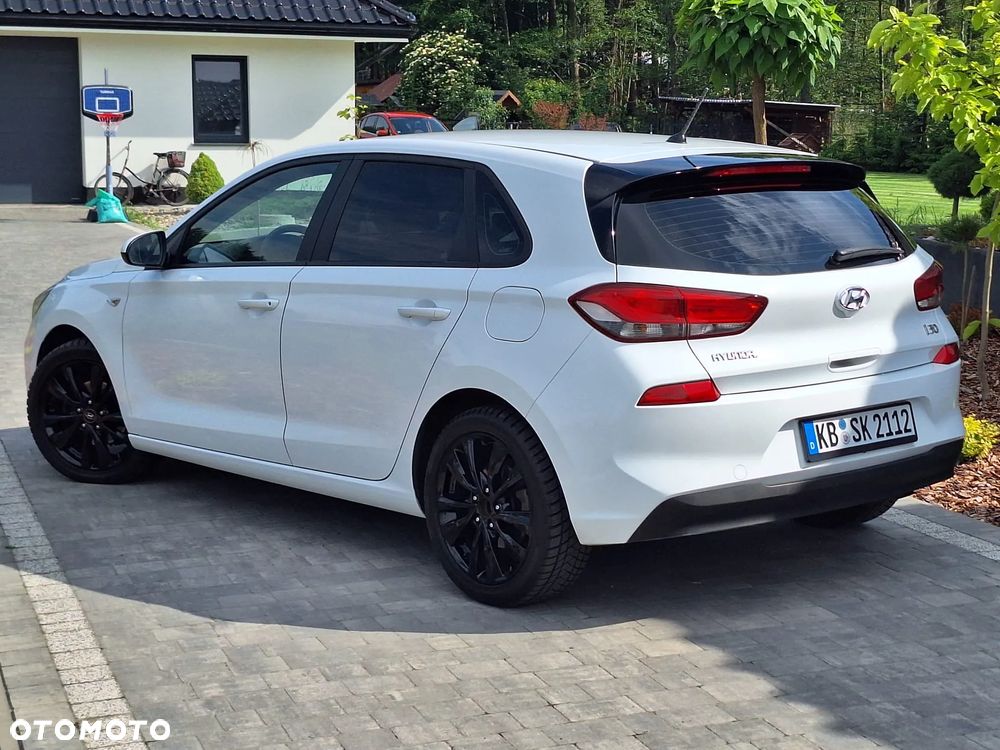 Hyundai i30 1.4 Select - 16
