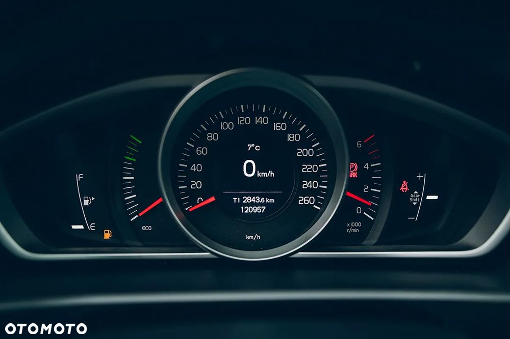 Volvo V40 D2 Drive-E Momentum - 26